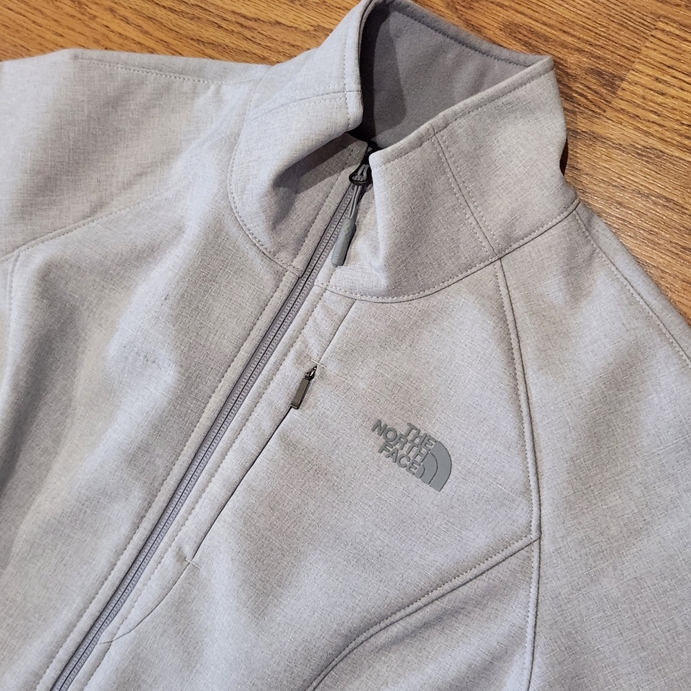 The North Face Women's Light Gray Jacket Size M - Picture 11 of 15